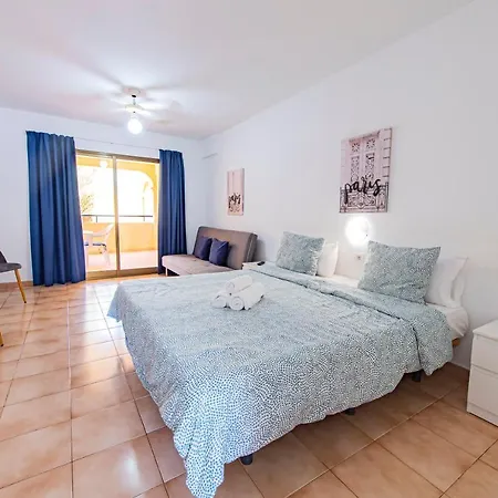 Estudio Castle Harbour 451